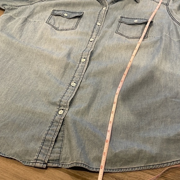 Torrid Denim Button Down Shirt Size 1 - Picture 9 of 11
